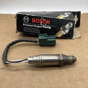 Oxygen Sensor-Engineered Bosch 15525 - Damaged Box